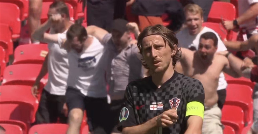 华展现得淋 华展现得淋